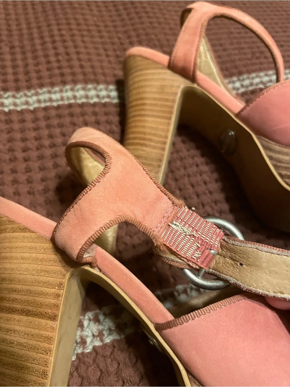 Fossil platform sandals